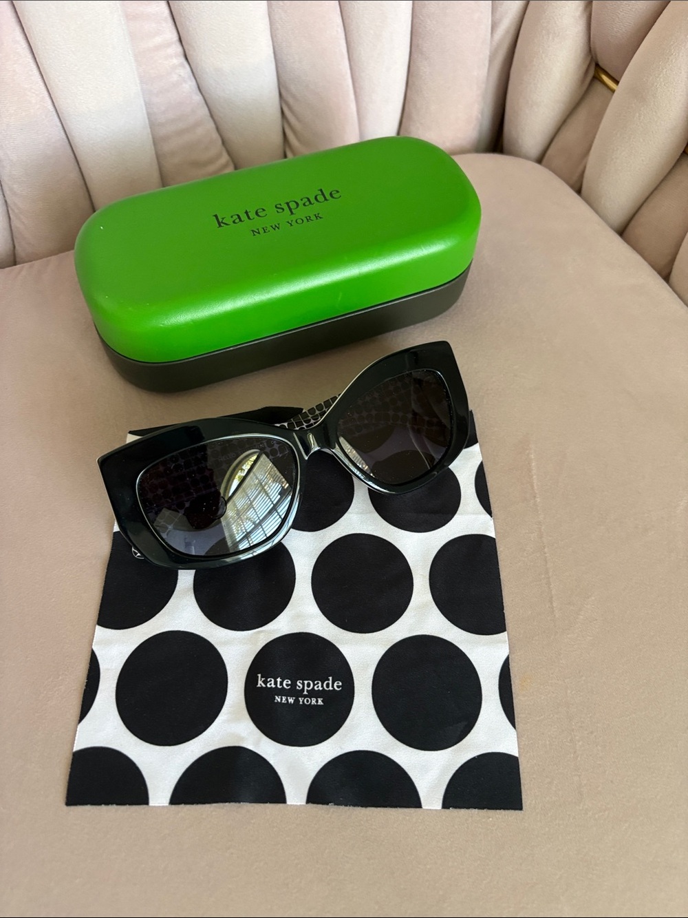 ⭐️FREE SHIPPING⭐️ kate spade ♠️ Frida Sunglasses & Case